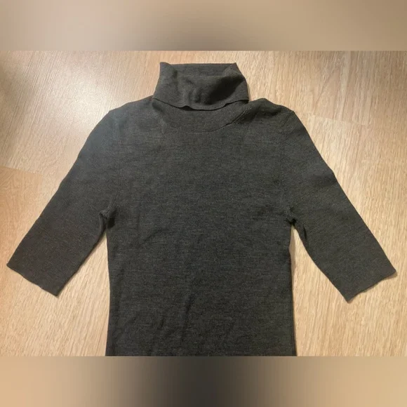 Theory 100% merino wool turtleneck sweater, 1/2 sleeve, gray - Picture 2 of 3